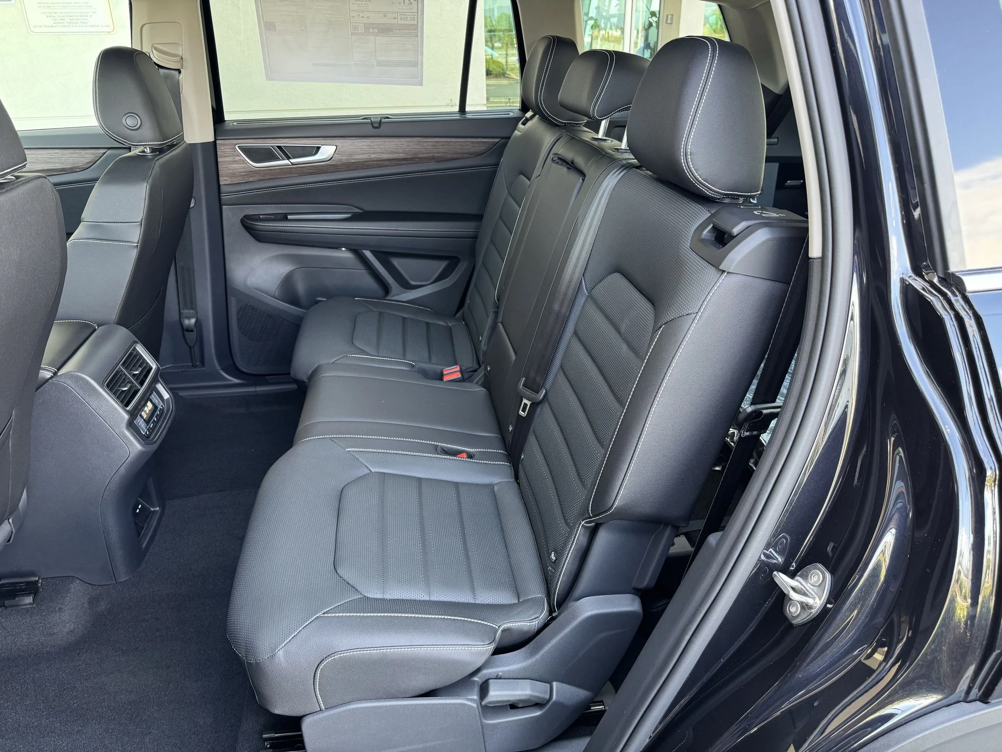 New 2026 Deep Black Pearl Volkswagen 2.0T SEL image 31