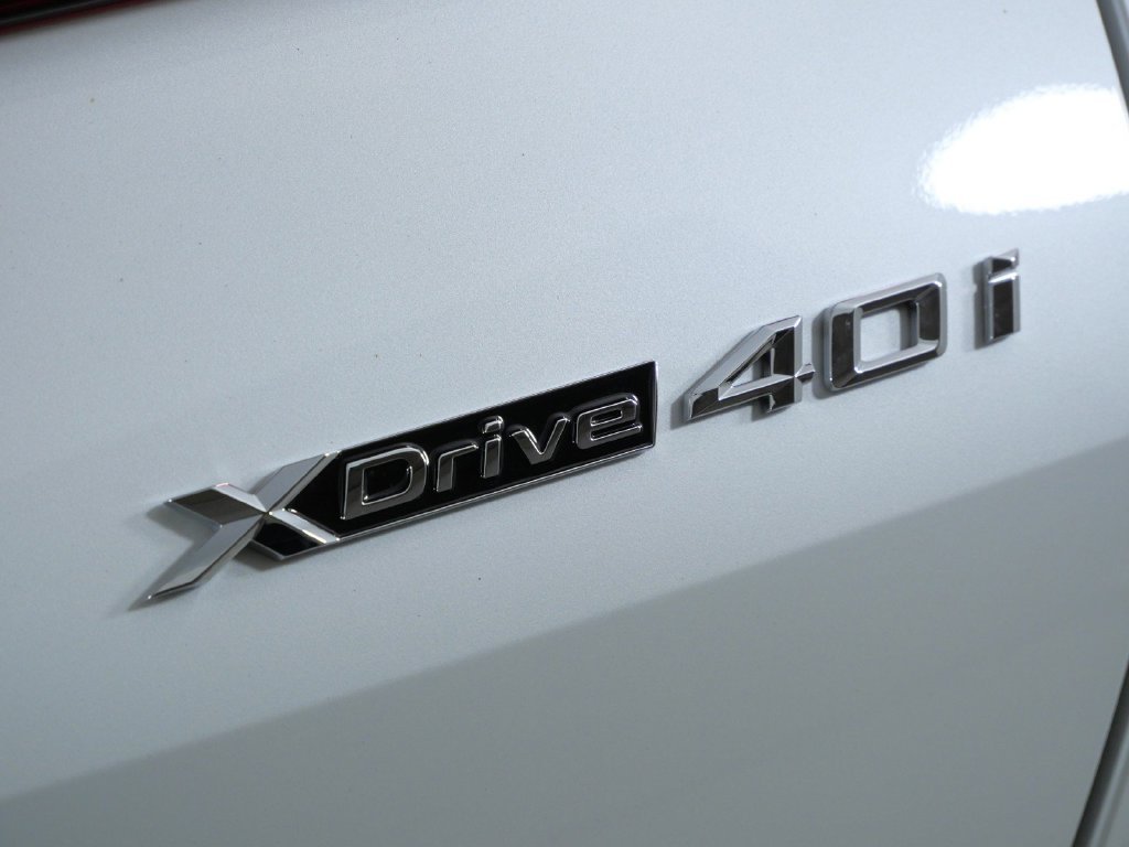 New 2027 Mineral White Metallic BMW xDrive40i image 12