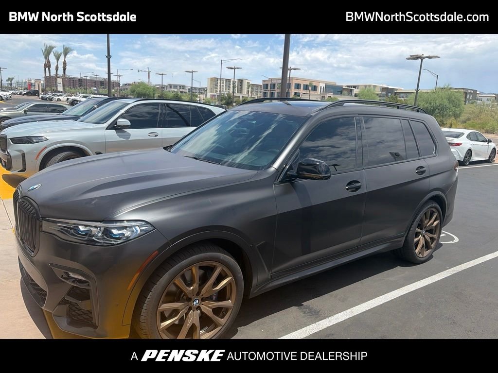 2021 BMW X7 M50i's photo