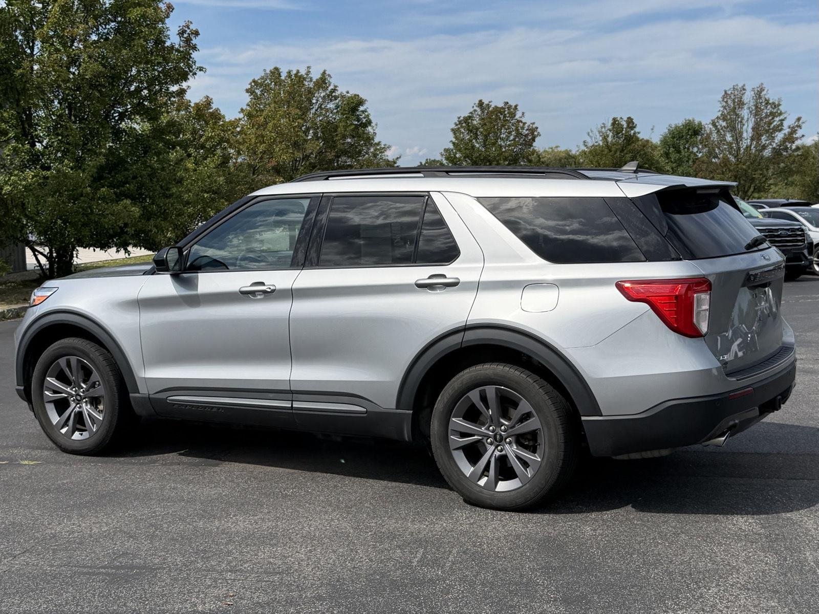 Used 2023 Iconic Silver Ford XLT image 5