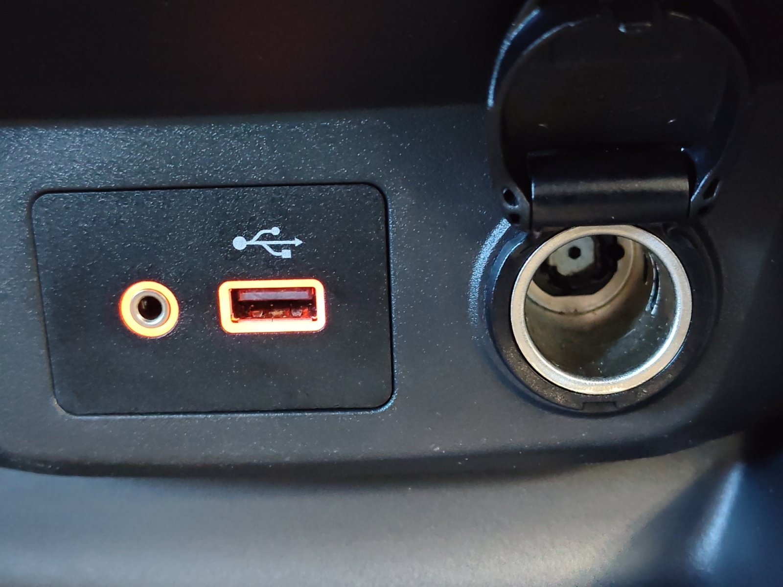 Used 2018 Gun Metallic Nissan SV image 20
