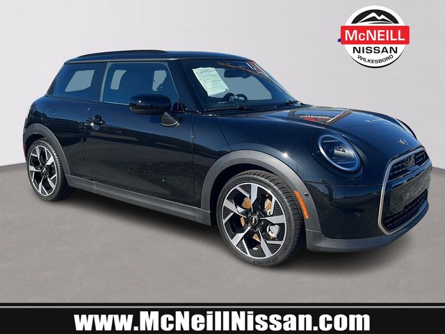 2025 MINI Hardtop 2 Door Signature Plus