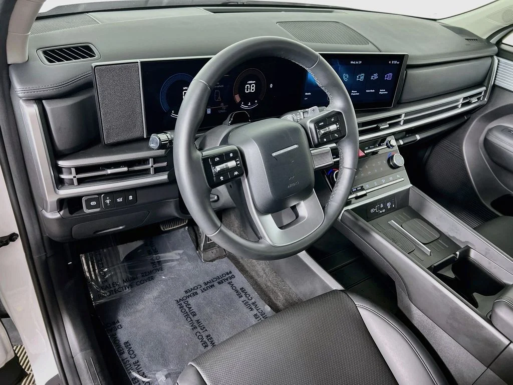 Used 2026 White Hyundai SEL image 9