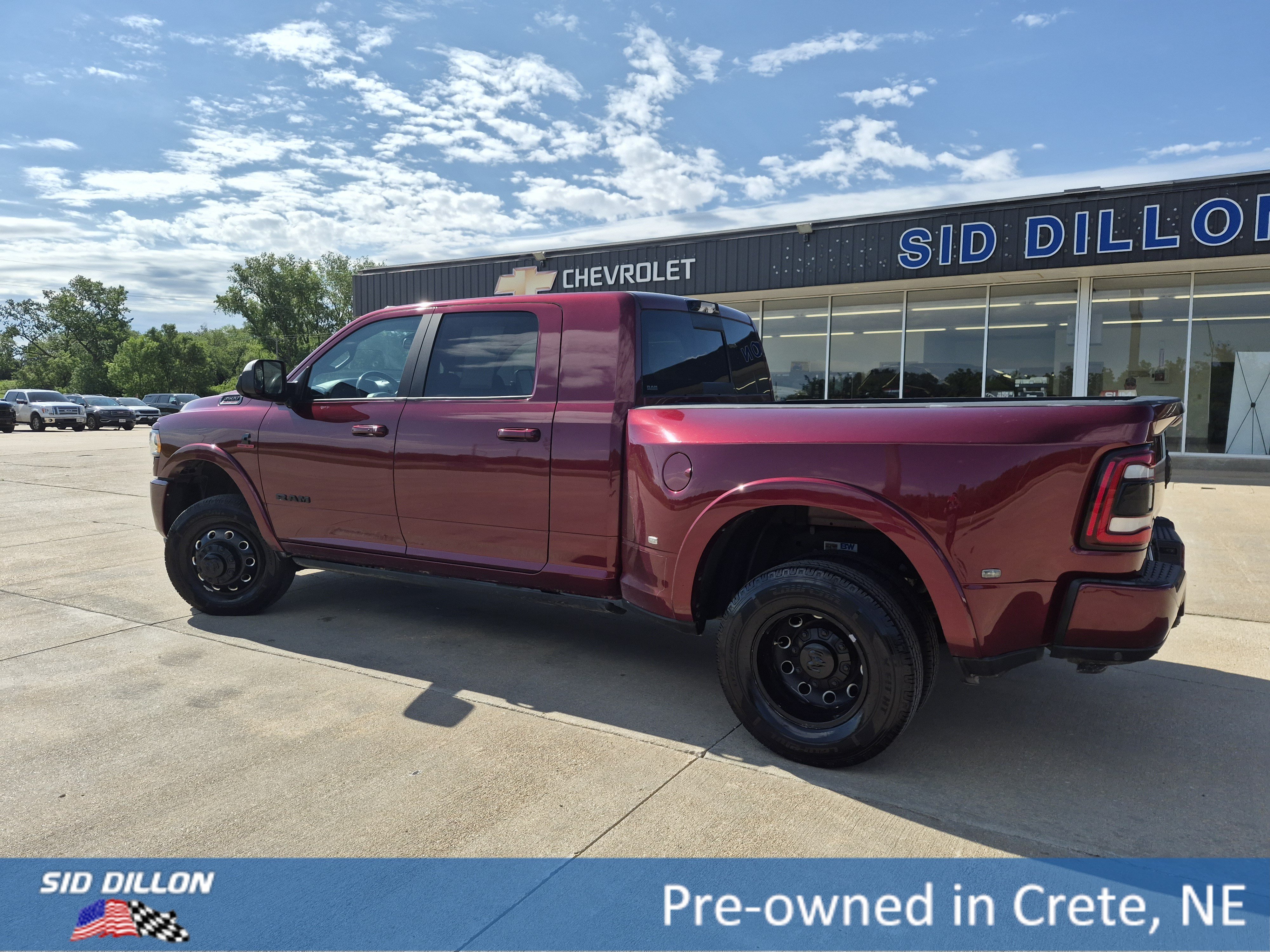Used 2022 Delmonico Red Pearlcoat Ram Limited image 19