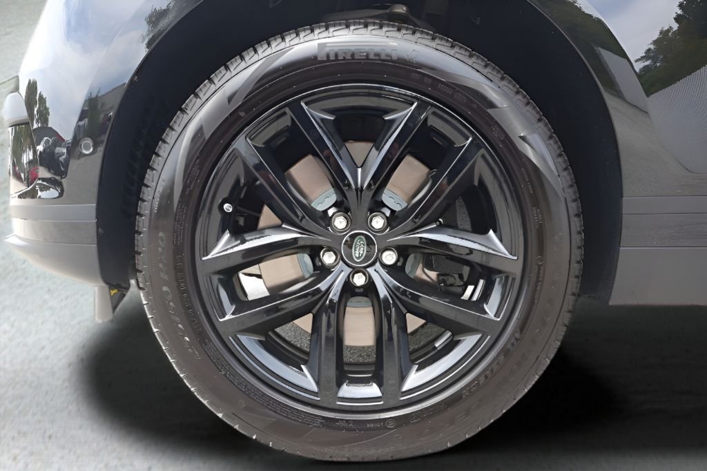 New 2026 Santorini Black Land Rover S image 28
