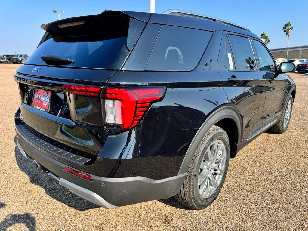 New 2026 Agate Black Metallic Ford Platinum™ image 6