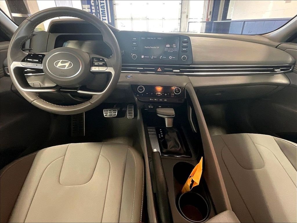 Used 2025 Red Hyundai SEL Sport image 21
