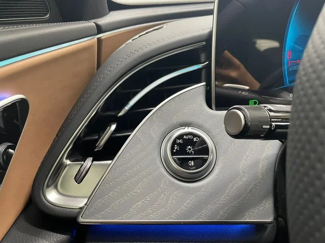 New 2026 MANUFAKTUR Moonlight Whit Mercedes-Benz E 53 AMG® image 45