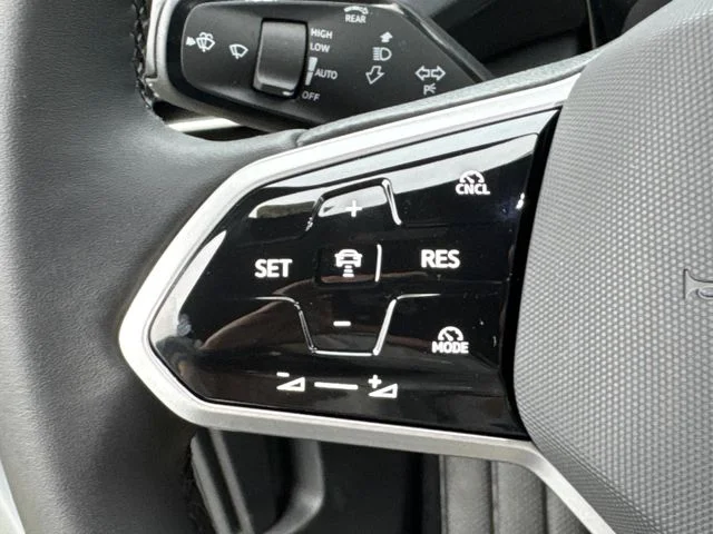 New 2026 Opal White Pearl Volkswagen Pro image 42
