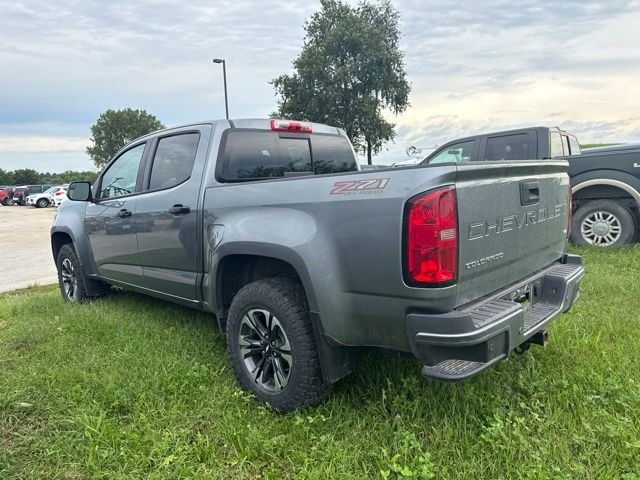 Used 2022 Gray Chevrolet Z71 image 3