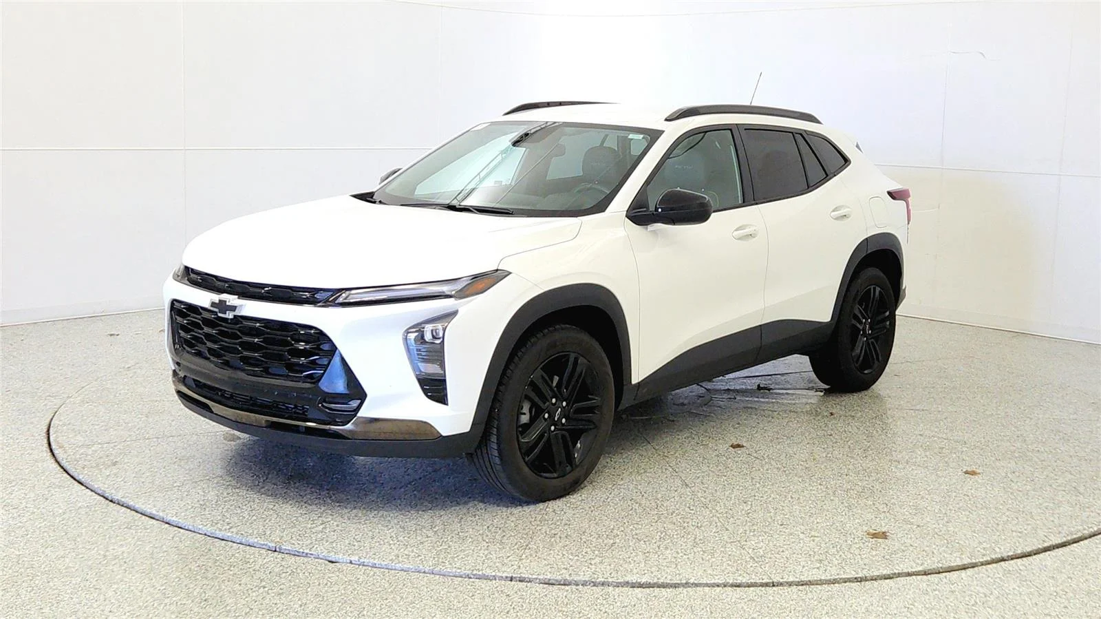 Used 2025 Summit White Chevrolet ACTIV image 3
