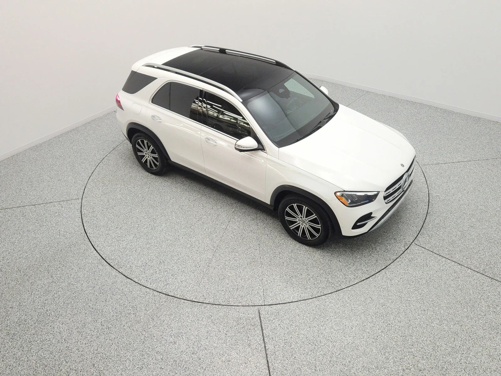 Certified Used 2024 Polar White Mercedes-Benz GLE 350 4MATIC® SUV image 11