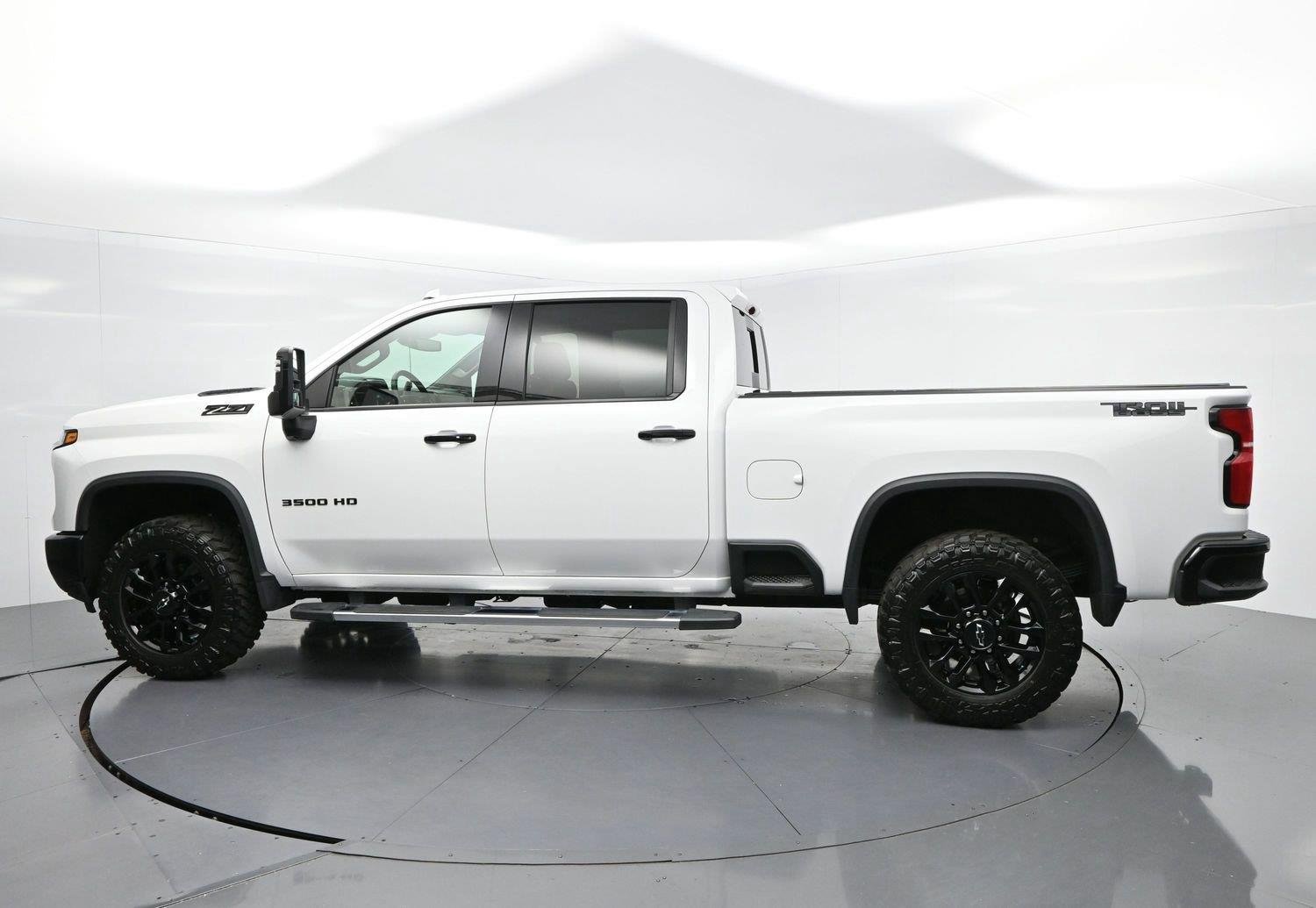 Used 2026 Summit White Chevrolet LTZ image 5