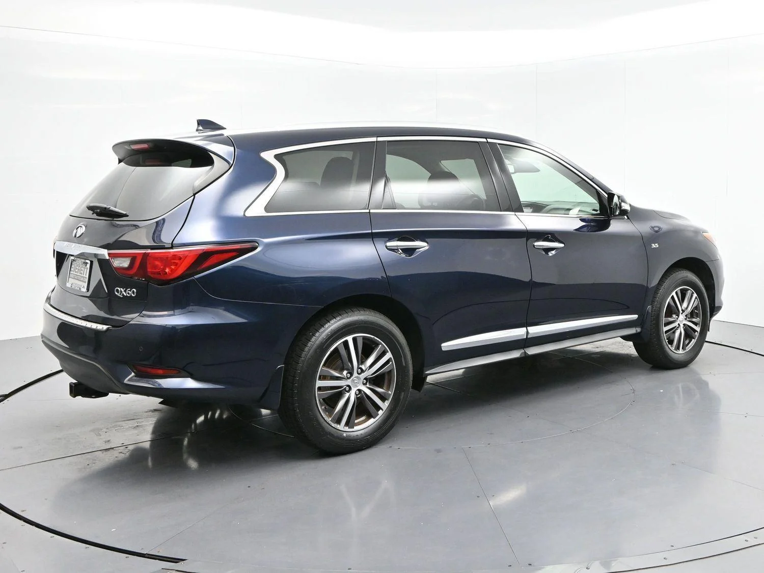 Used 2019 Hermosa Blue INFINITI LUXE image 7
