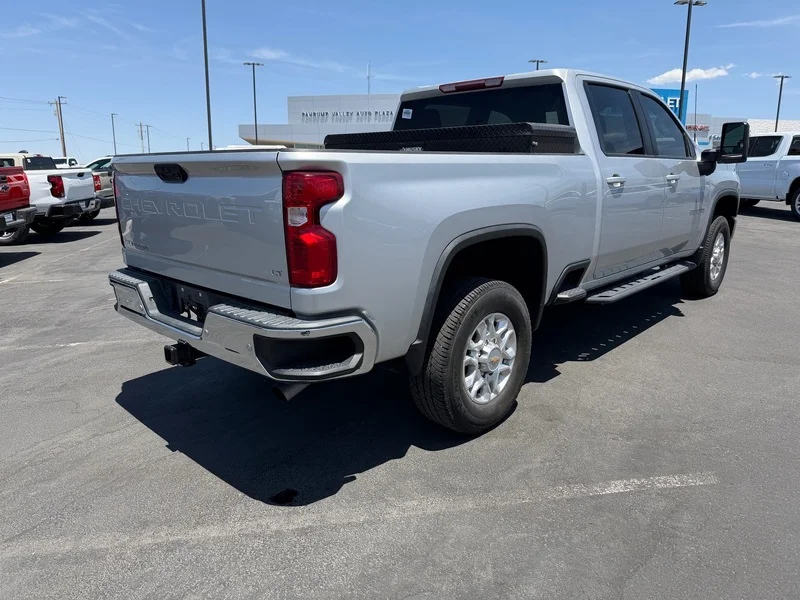 Used 2023 Silver Ice Metallic Chevrolet LT image 2