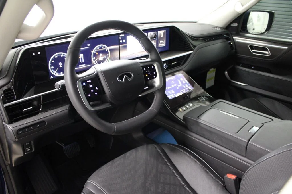 New 2025 GRAND BLUE INFINITI LUXE image 4