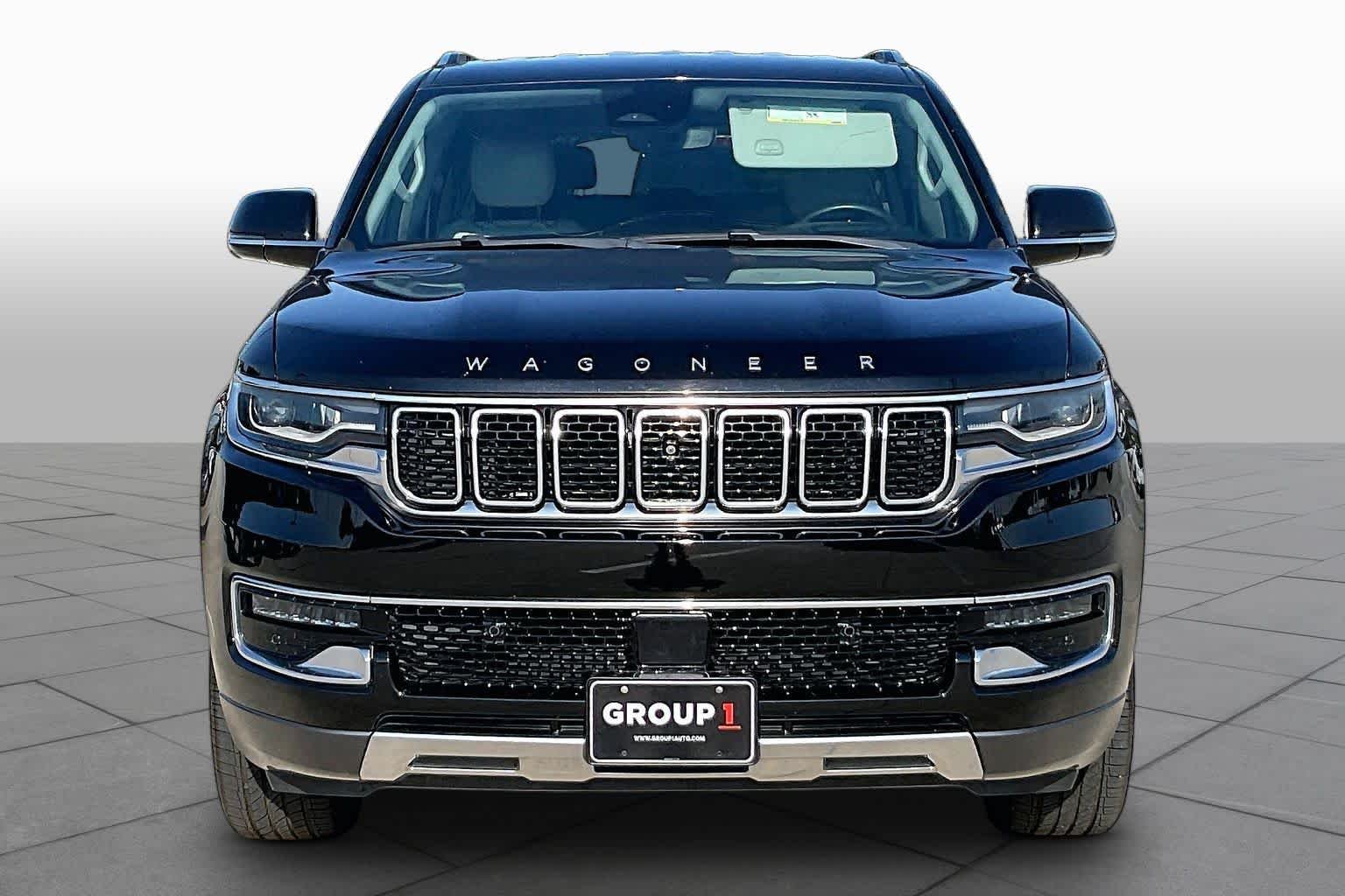 Used 2022 Diamond Black Crystal Pearlcoat Jeep Series III image 4