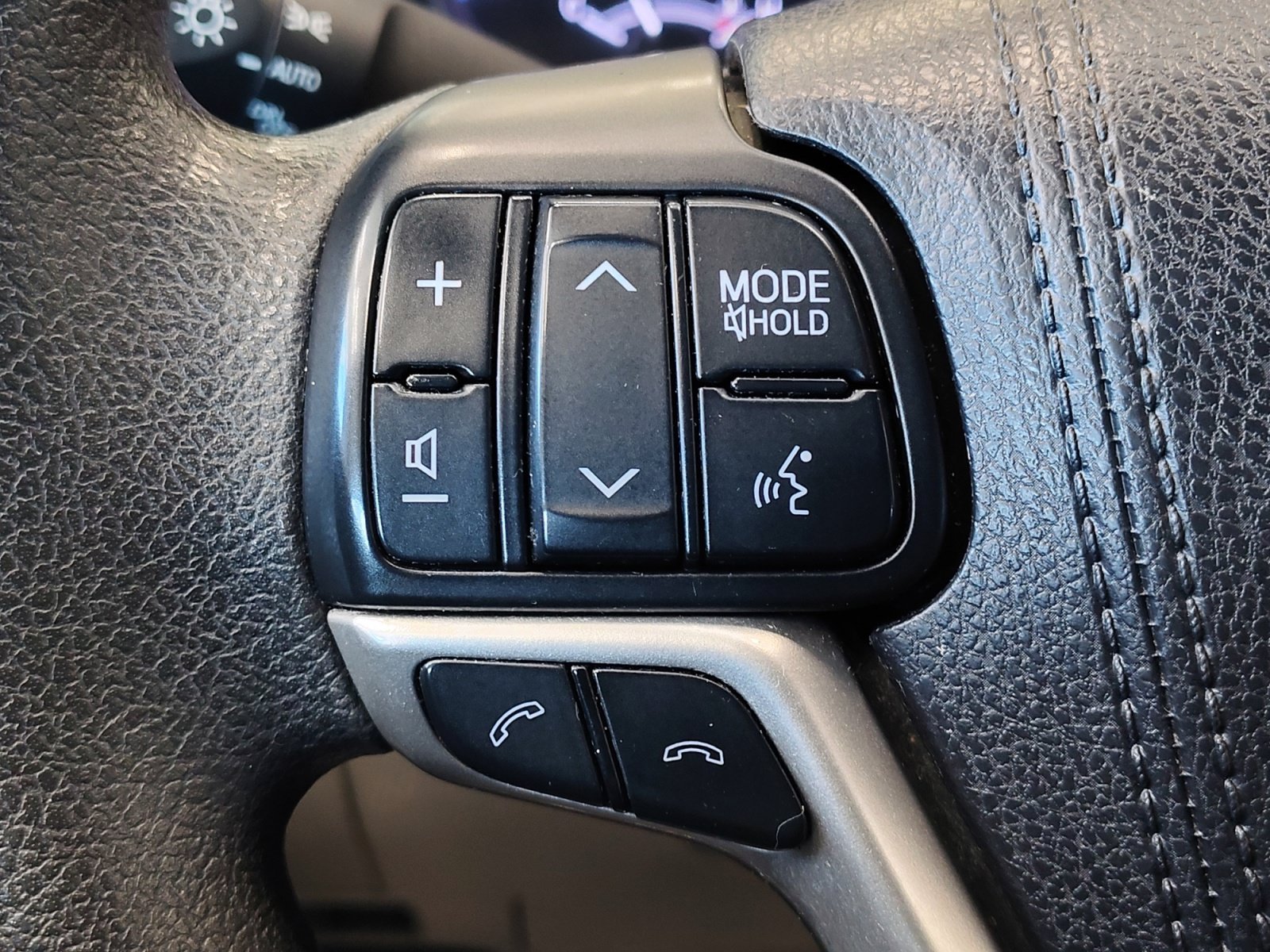 Used 2017 Celestial Silver Metallic Toyota LE image 17