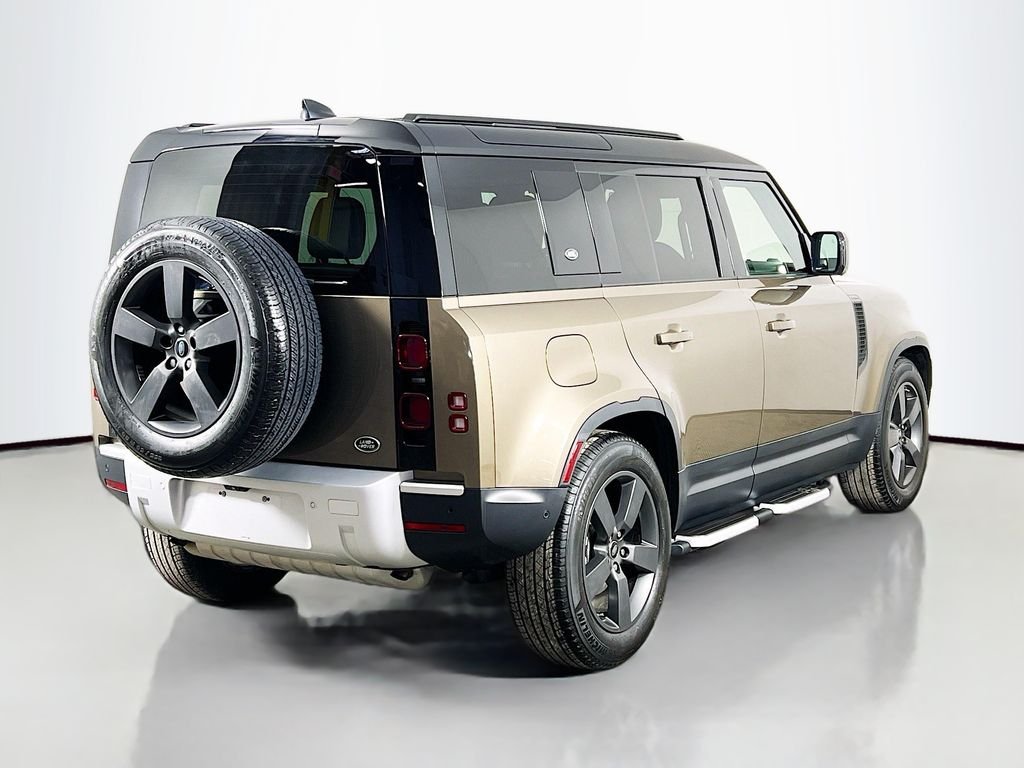 Used 2021 Gondwana Stone Metallic Land Rover S image 5
