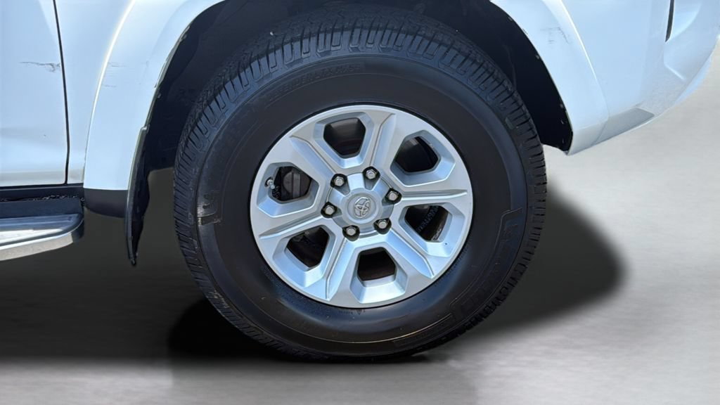 Used 2019 White Toyota SR5 image 20