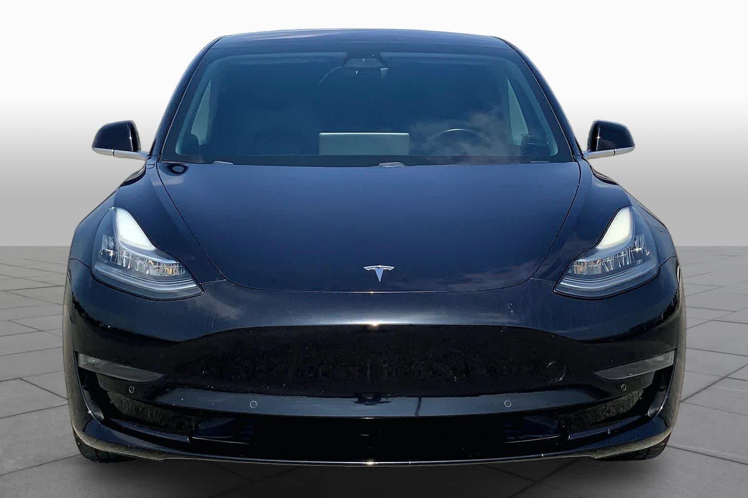 Used 2018 Solid Black Tesla Long Range Battery image 3