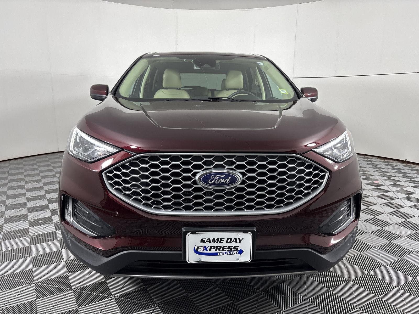 Used 2024 Burgundy Velvet Metallic Tinted Clearcoat Ford SEL image 2