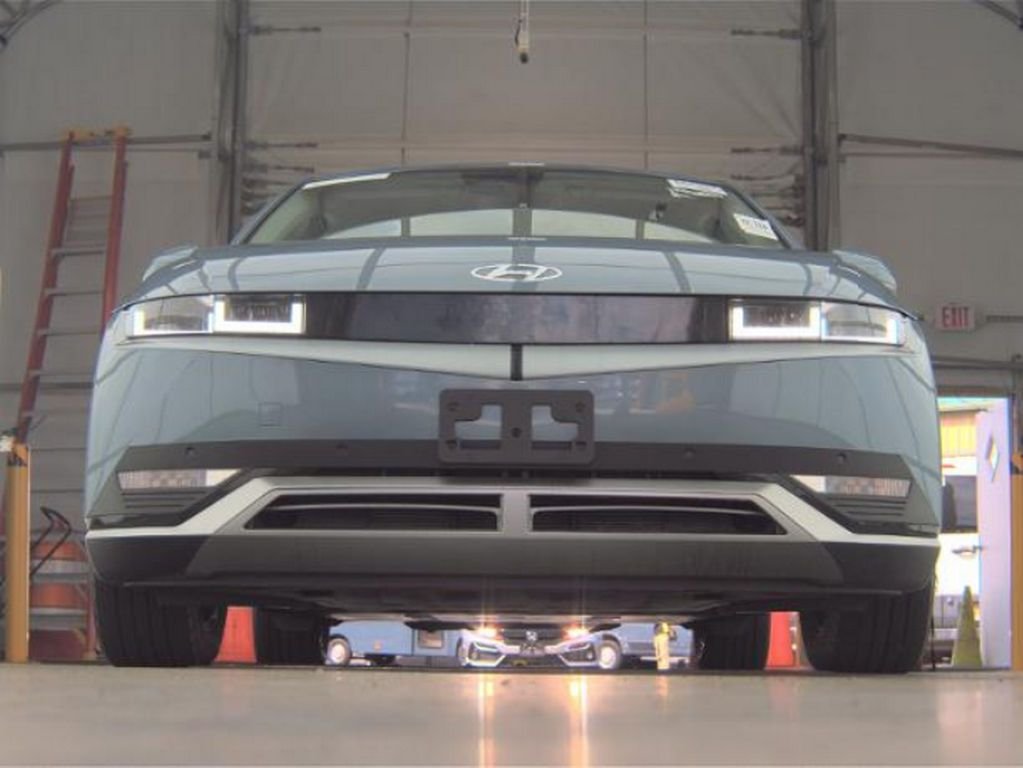 Used 2024 Blue Hyundai SEL image 3