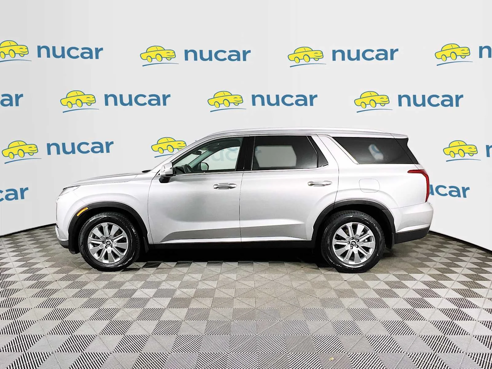 Used 2024 Typhoon Silver Hyundai SEL 7P image 4