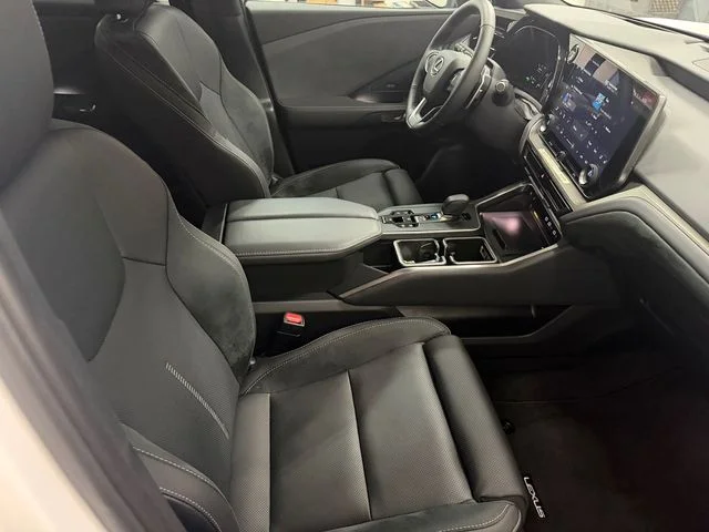 New 2026 Beige Lexus 550h+ Luxury image 11