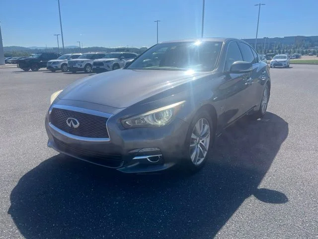 Used 2017 Gray INFINITI 3.0t Premium image 2
