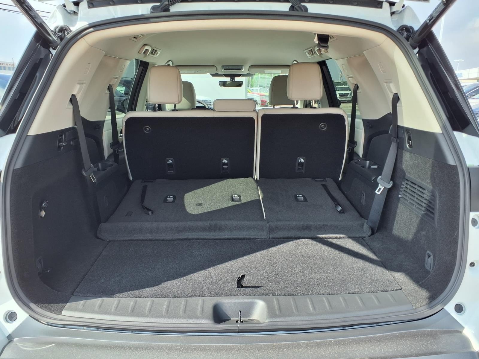 2026 Nissan Pathfinder SL White at Robbins Nissan