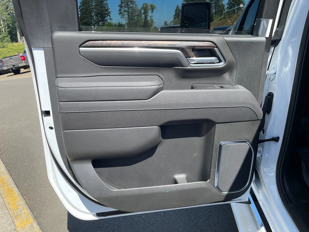 2025 GMC Sierra 3500HD SLT - Photo 36