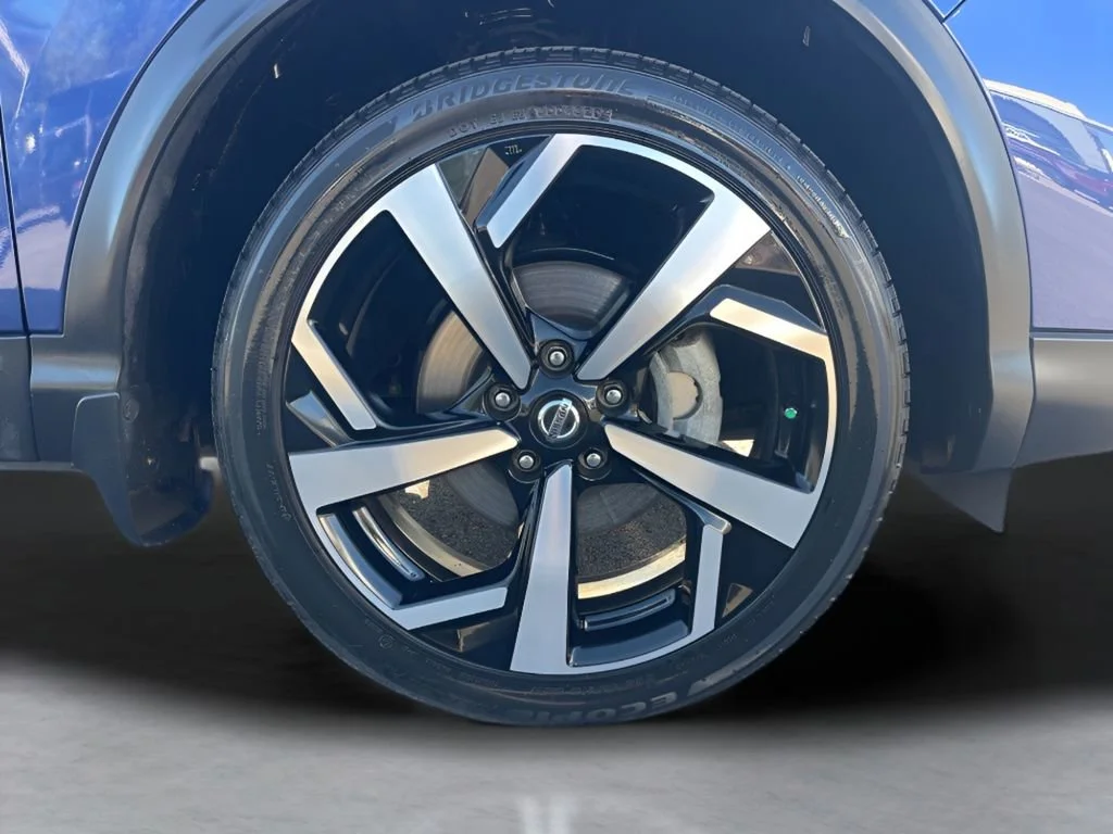 Used 2020 Blue Nissan SL image 38