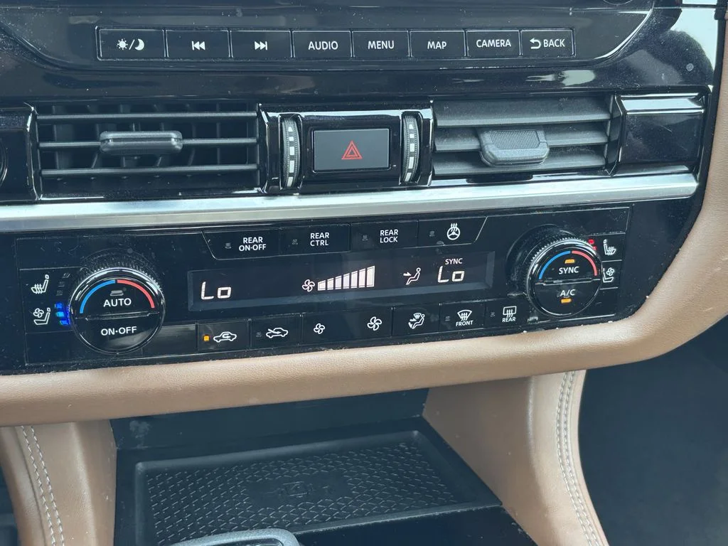 Used 2023 Silver Nissan Platinum image 28