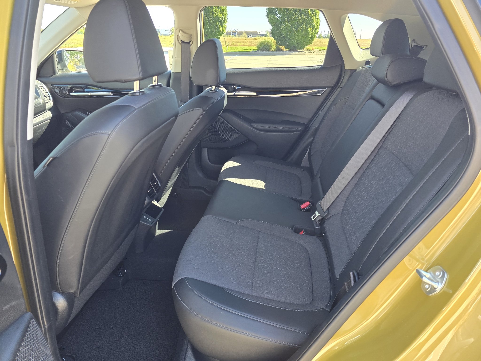 Used 2024 Valais Green/Black Roof Kia S image 14
