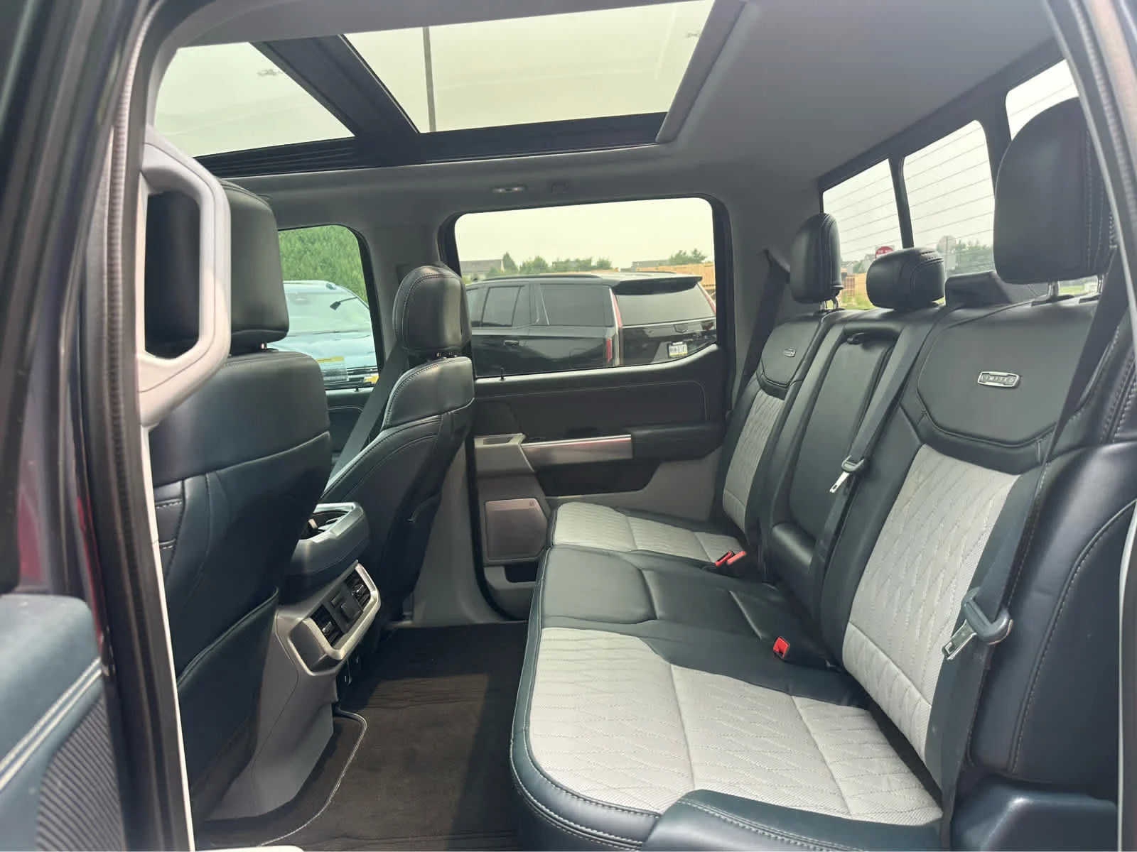 Used 2021 Smoked Quartz Metallic Tinted Clearcoat Ford Limited image 10