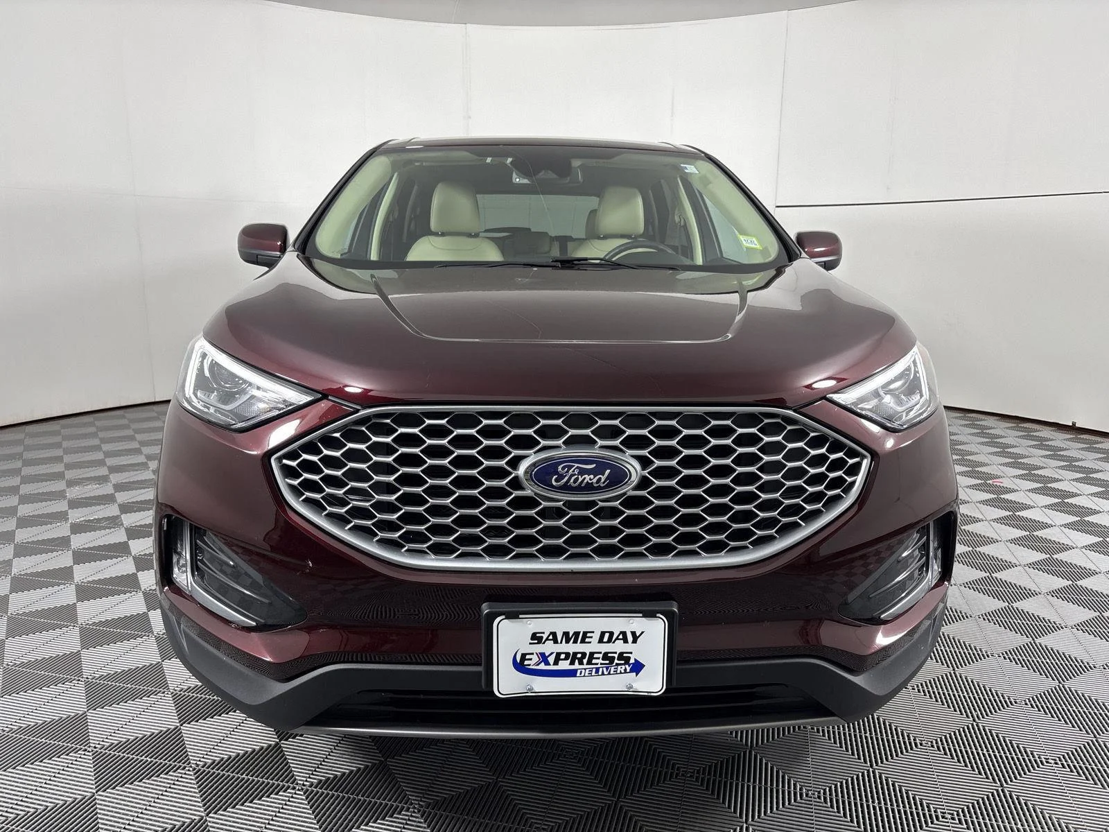 Used 2024 Burgundy Velvet Metallic Tinted Clearcoat Ford SEL image 2