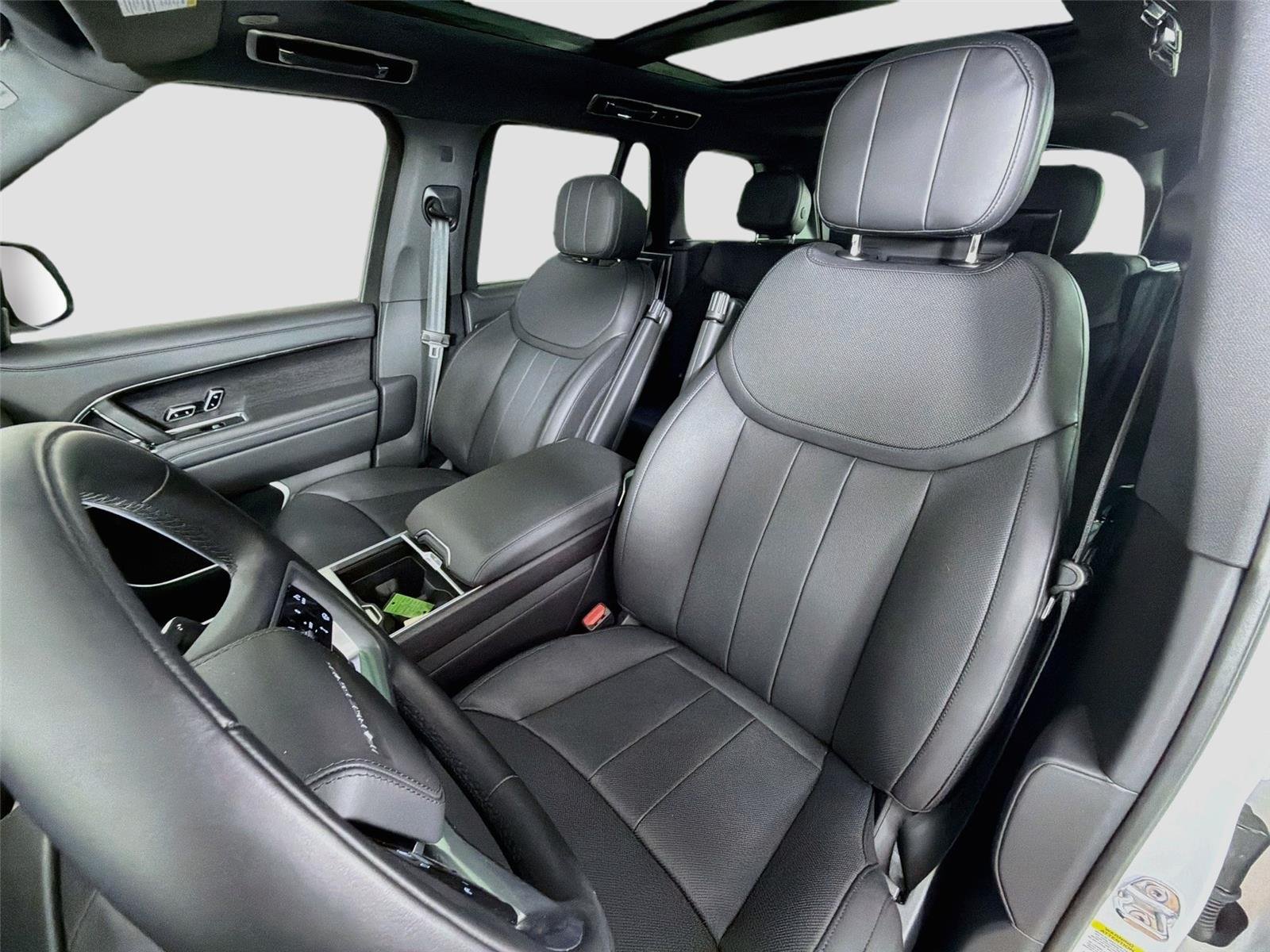 2025 Land Rover Range Rover SE - Photo 19