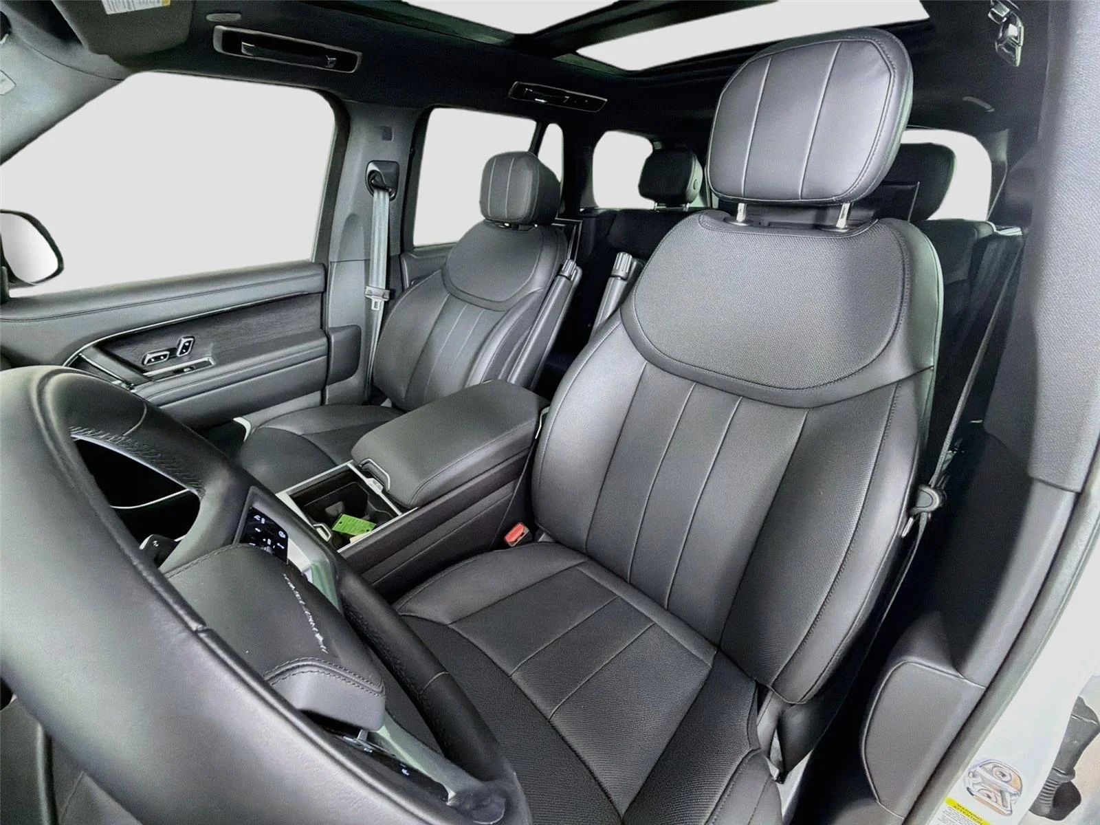 2025 Land Rover Range Rover SE - Photo 19