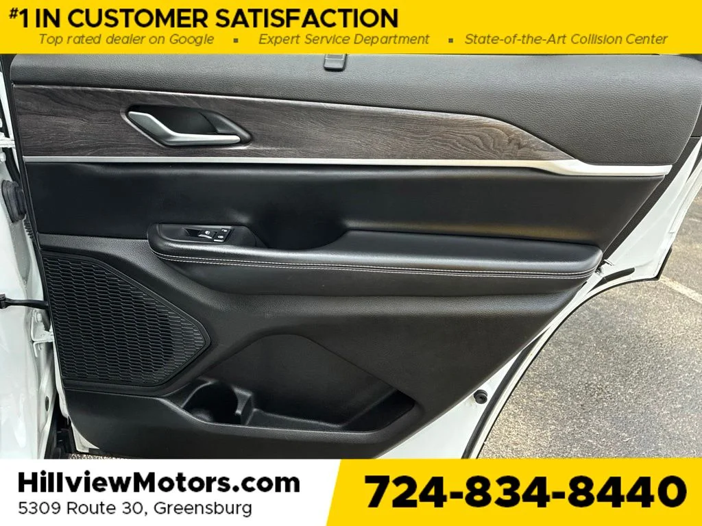Used 2023 Bright White Clearcoat Jeep Limited image 20