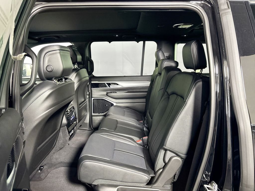 New 2026 High Gloss Black Exterior Paint Jeep Limited Reserve image 21
