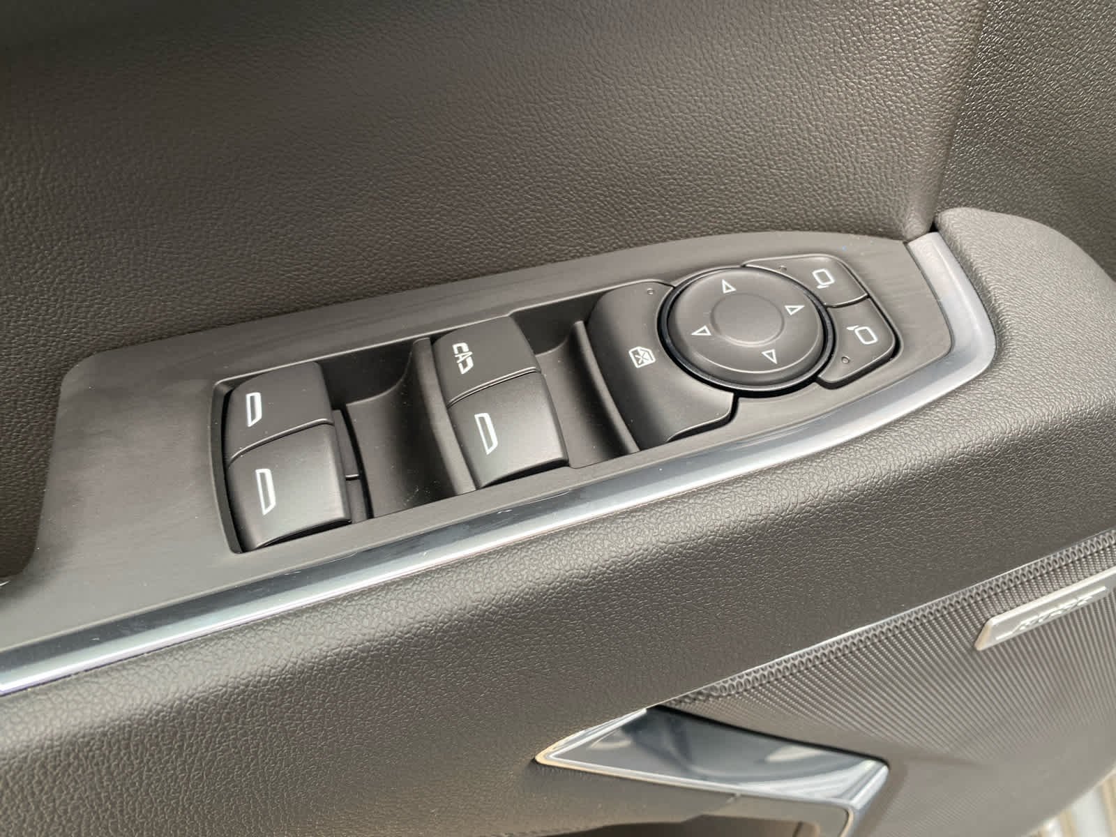 New 2026 Sterling Metallic GMC Elevation image 7
