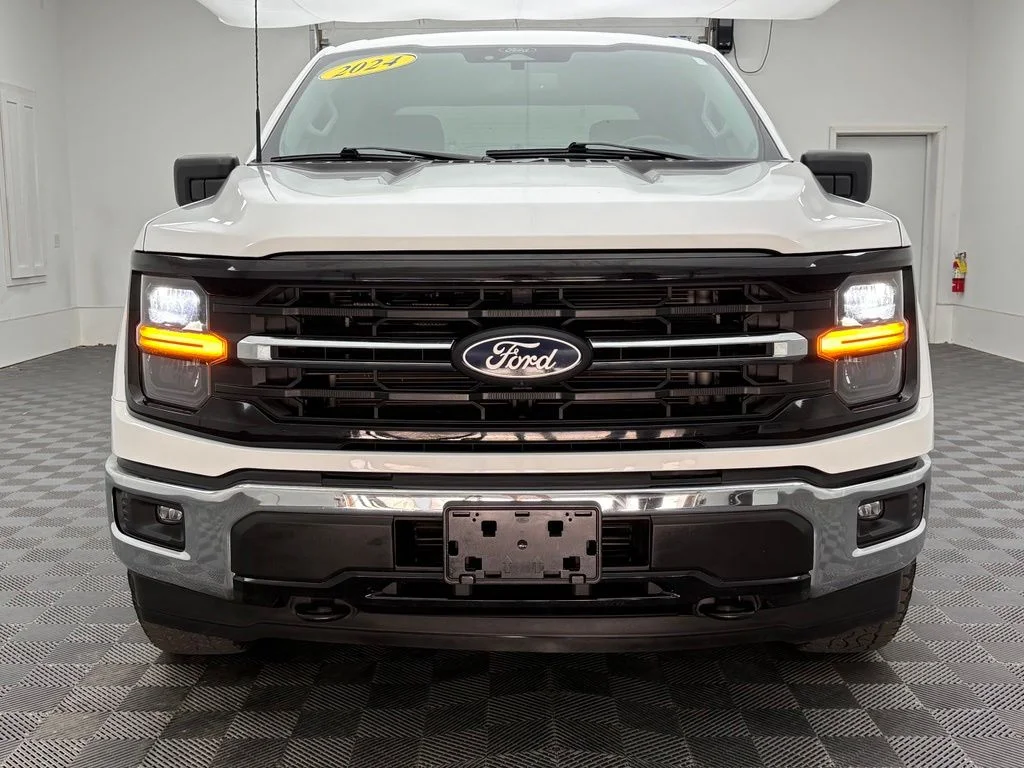 Used 2024 Oxford White Ford XLT image 11