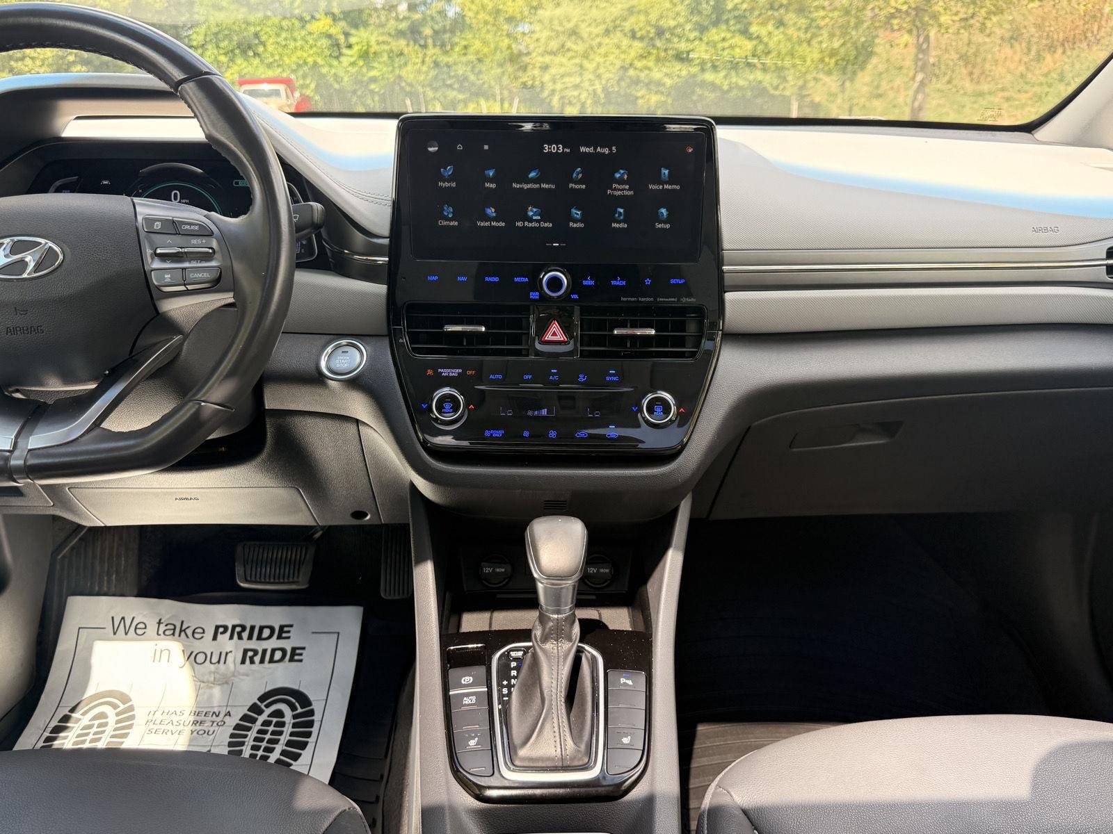 Used 2020 Ceramic White Hyundai Limited image 27
