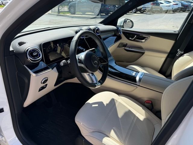 New 2026 Polar White Mercedes-Benz GLC 300 image 9