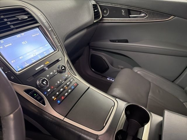 Used 2020 Black Lincoln Reserve image 28