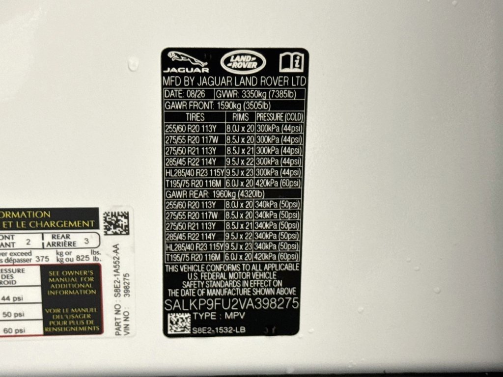 New 2027 Fuji White Land Rover SE image 34