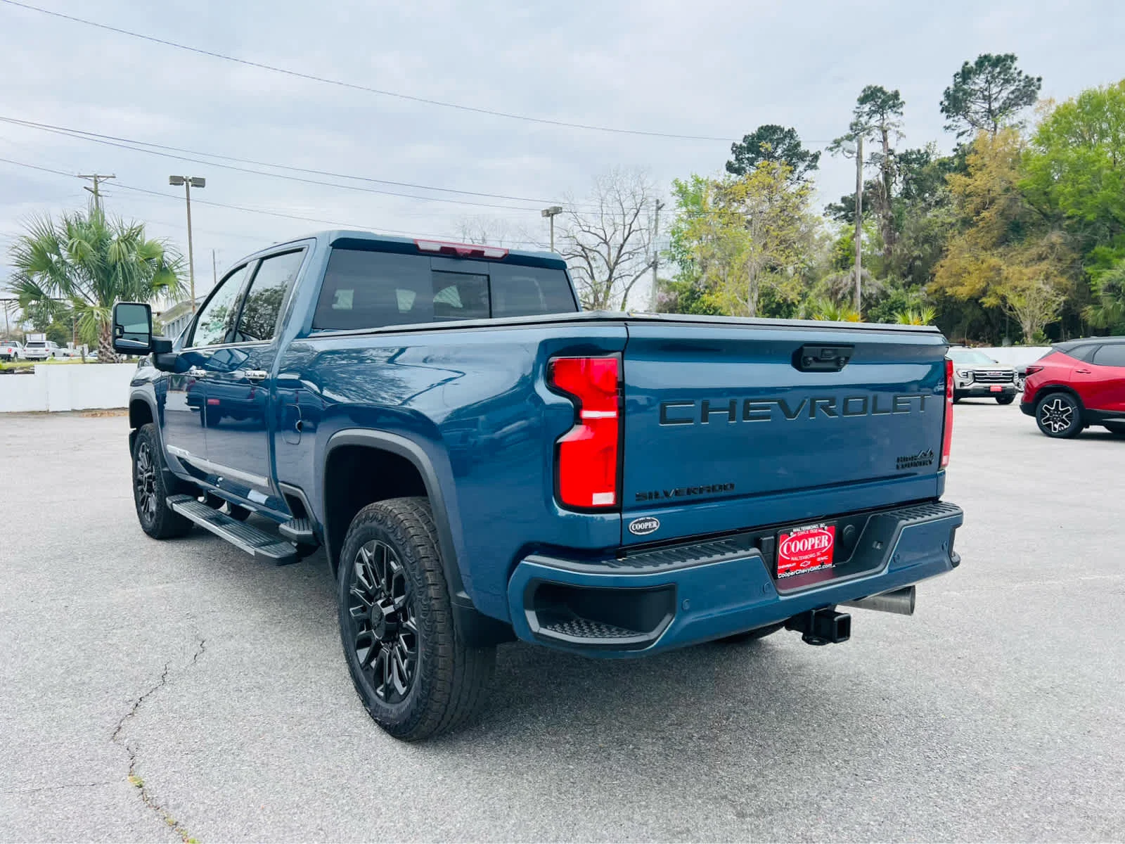 New 2026 Lakeshore Blue Metallic Chevrolet High Country image 4