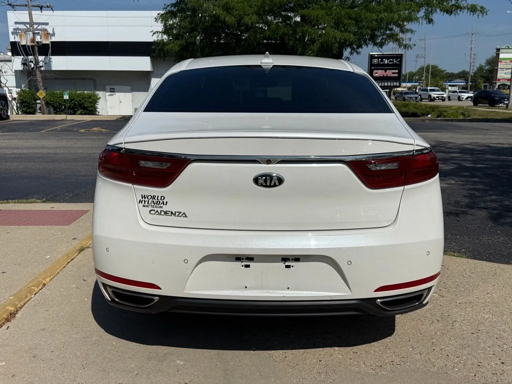 Used 2017 White Kia Premium image 6