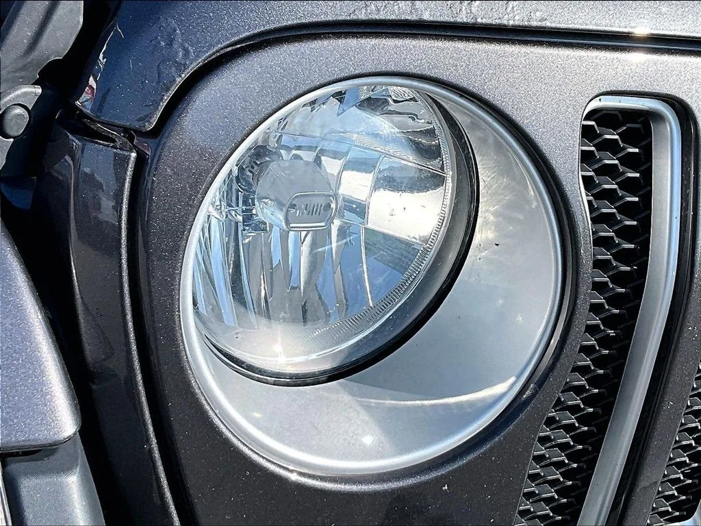 Used 2019 Gray Jeep Unlimited Sahara image 30